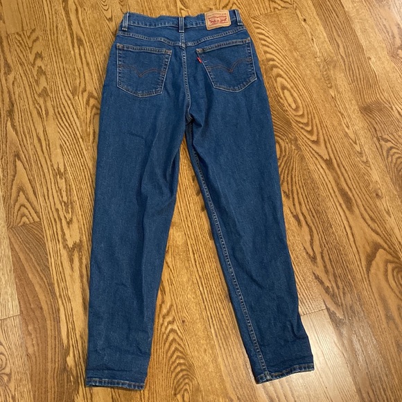 Womens Levi’s the mom jean high waisted button fly like new 80’s tapered ankle - Picture 6 of 11